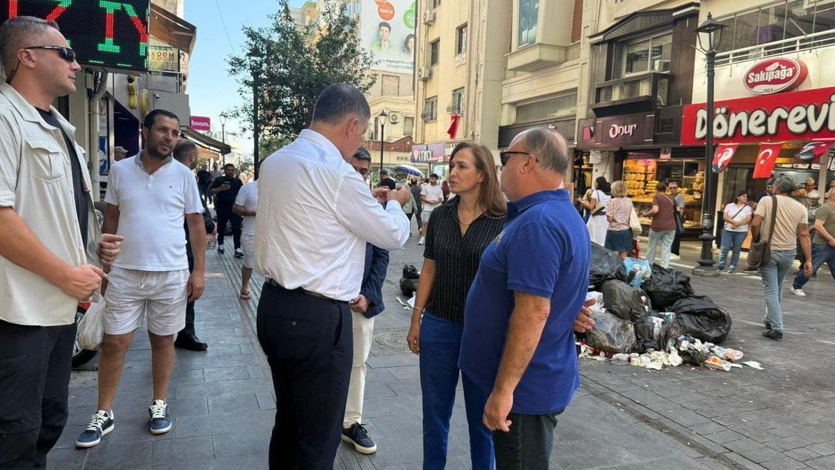 Çöp toplayan Cemil Tugay, Karşıyaka Belediye Başkanı Yıldız ile tartıştı