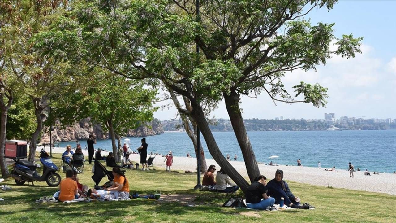 Hafta sonu sıcaklıklar mevsim normallerinin üzerine çıkacak