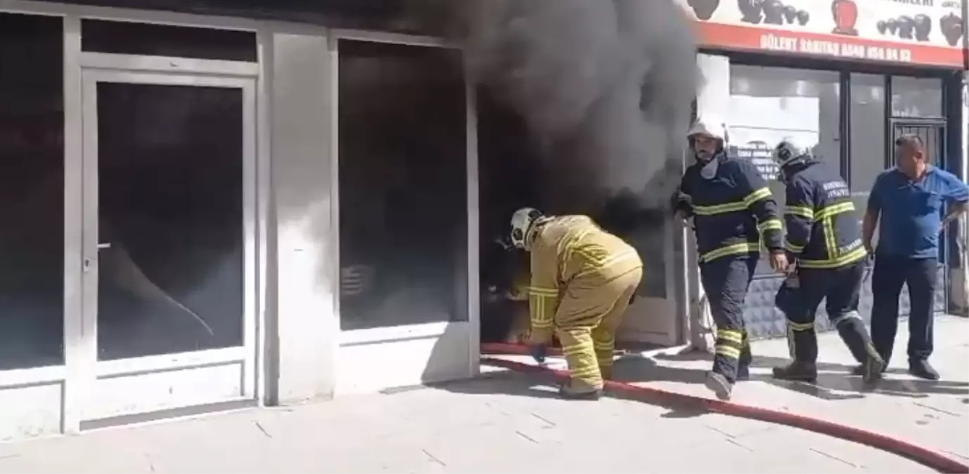Kırıkkale’de Motosiklet İşletmesinde Yangın ve Patlama Paniği Kırıkkale’de Motosiklet İşletmesinde Yangın ve Patlama Paniği