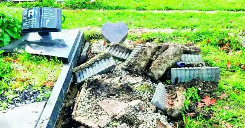 Almanya’da Müslüman Mezarlığına Zarar Verildi