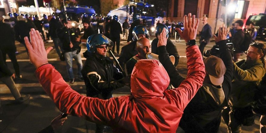 Roma’da Filistin’e Destek Gösterisine Polis Müdahale Etti