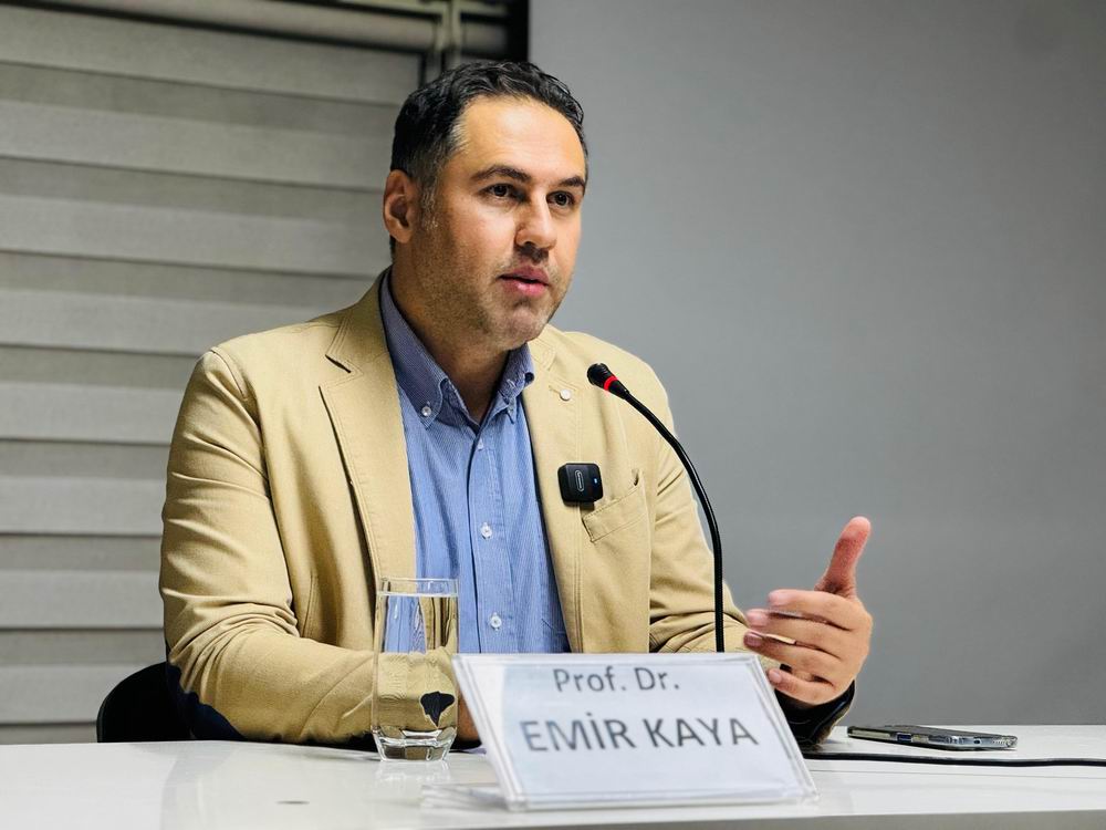 Güç ve Hukuk İlişkisi Üzerine Konferans Gerçekleştirildi