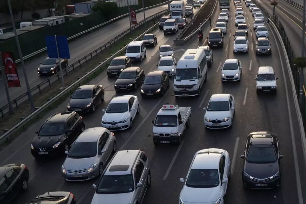 Benzin fiyatlarına bu gece 1 lira 14 kuruş zam yapılacak