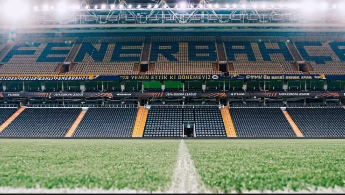 Fenerbahçe Stuttgart maçında hoparlörden ıslık sesi