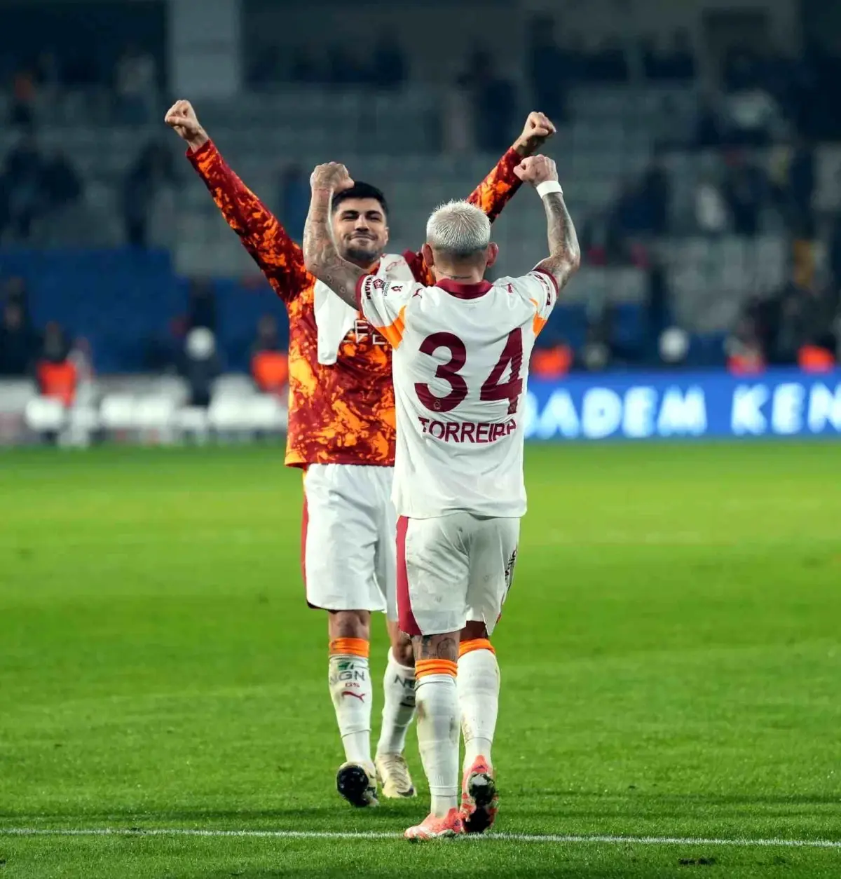 Galatasaray, Yenilmezlik Serisini 17 Maça Çıkardı Galatasaray, Yenilmezlik Serisini 17 Maça Çıkardı