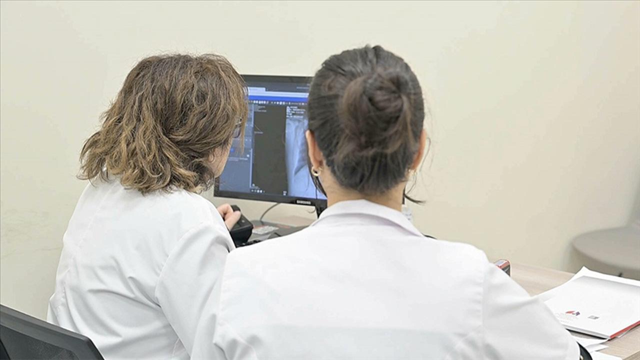 Evden çıkamayan 44 bin hastaya uzaktan muayene hizmeti