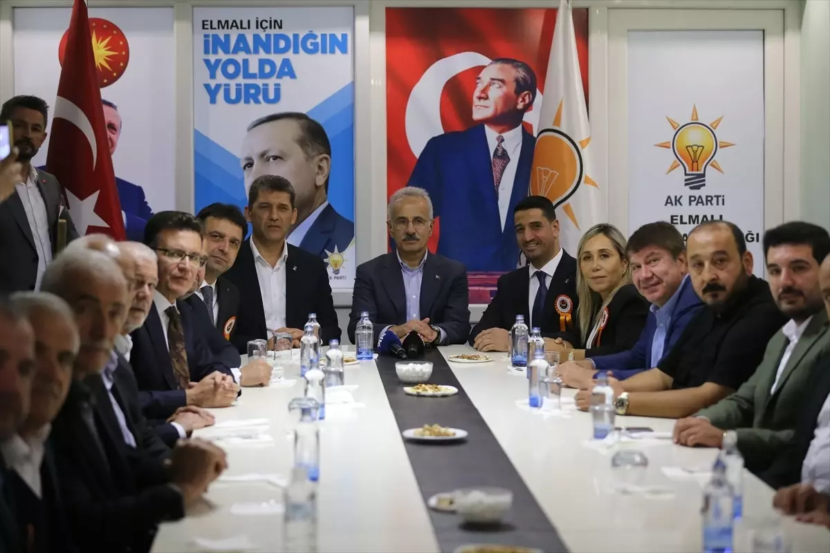 Ulaştırma ve Altyapı Bakanı Uraloğlu, Antalya’da Teşkilatla…