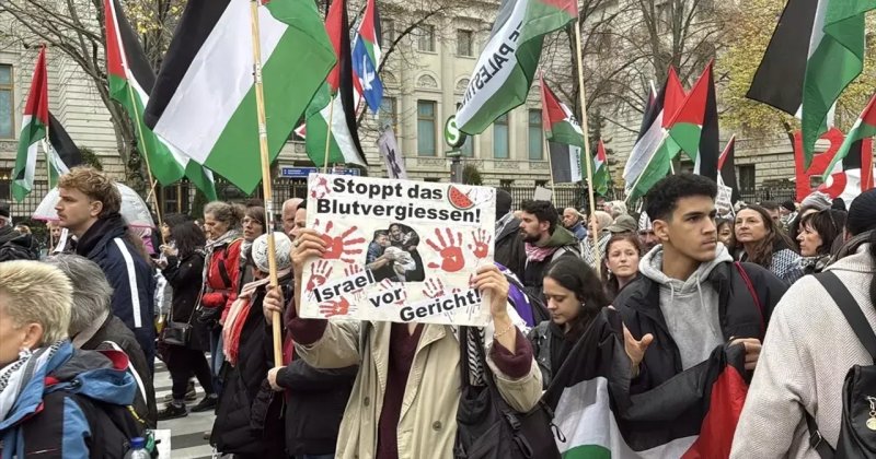 Berlin’de Balfour Deklarasyonu’na Yönelik Protesto Berlin’de Balfour Deklarasyonu’na Yönelik Protesto