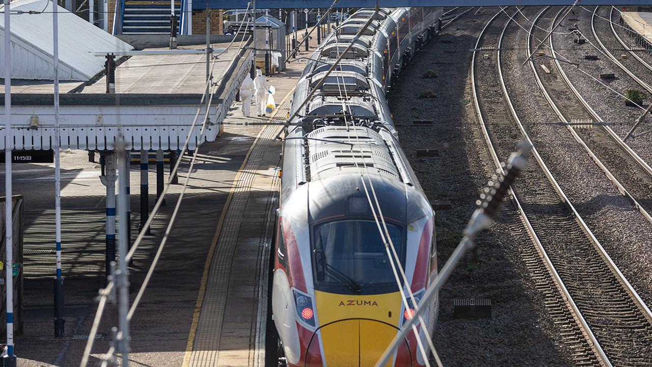 İngiltere’de Trende Bıçaklı Saldırı: 10 Yaralı