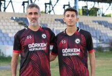 Hatay’da Baba ve Oğlu Aynı Takımda Futbol Oynuyor