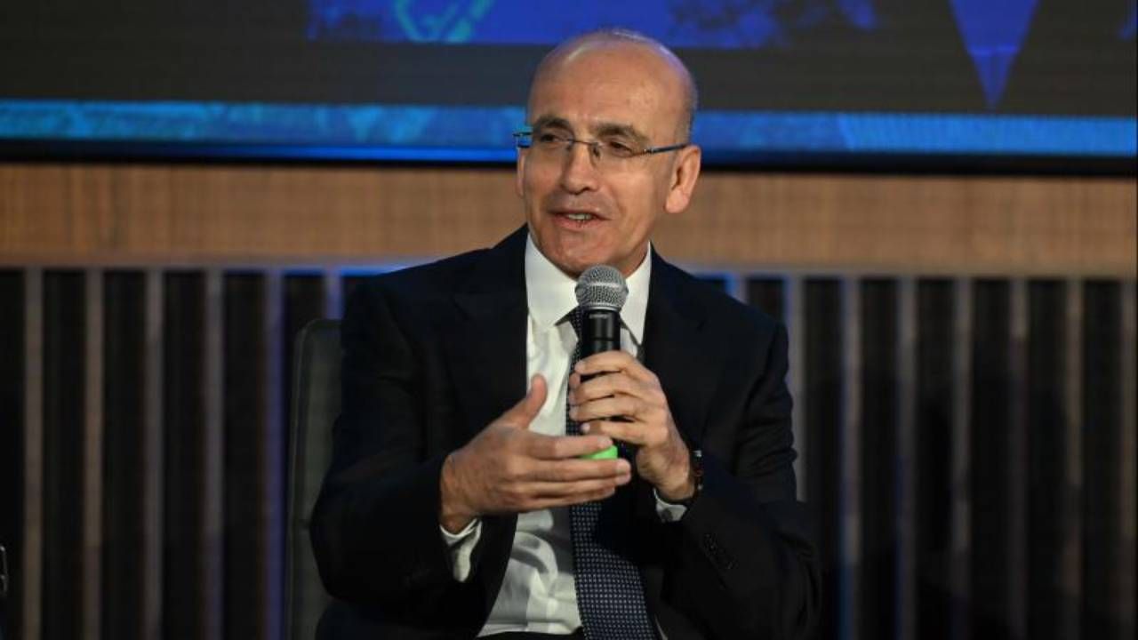 Bakan Şimşek, Dış Ticaret ve Turizm Verilerini İnceledi Bakan Şimşek, Dış Ticaret ve Turizm Verilerini İnceledi